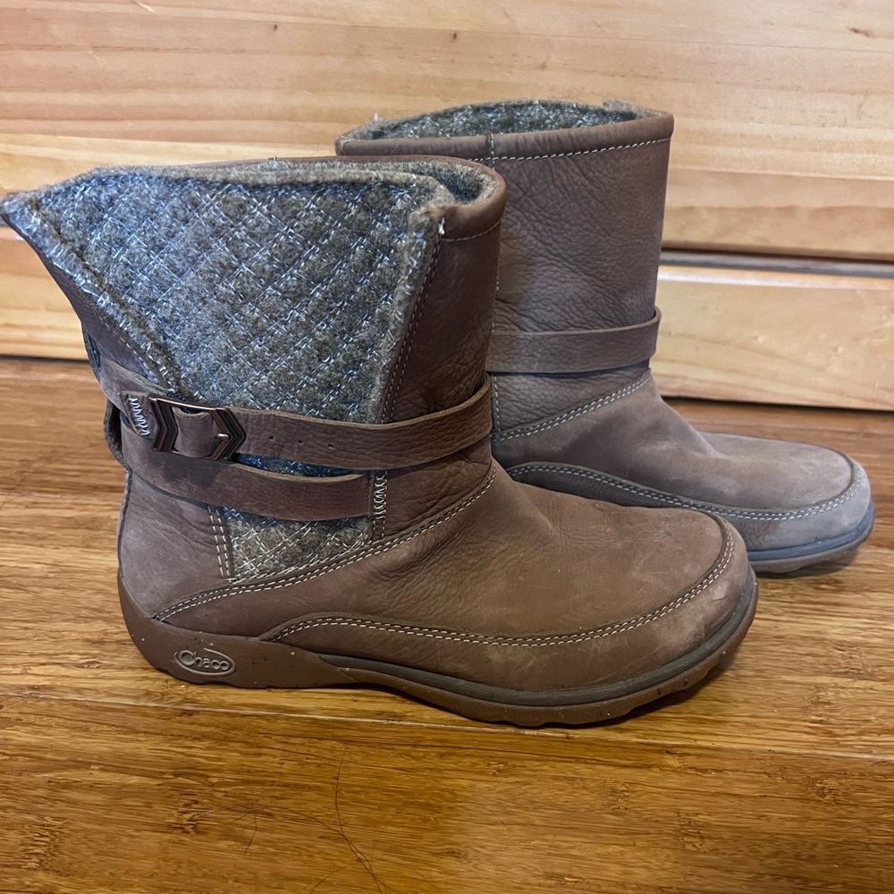 Chaco Hopi leather and wool waterproof boots. Size 7.5
